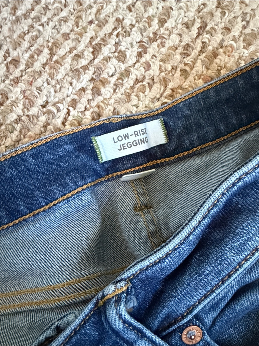 American Eagle Outfitters Low Rise Jegging 10R Premium 77 - Picture 3 of 9